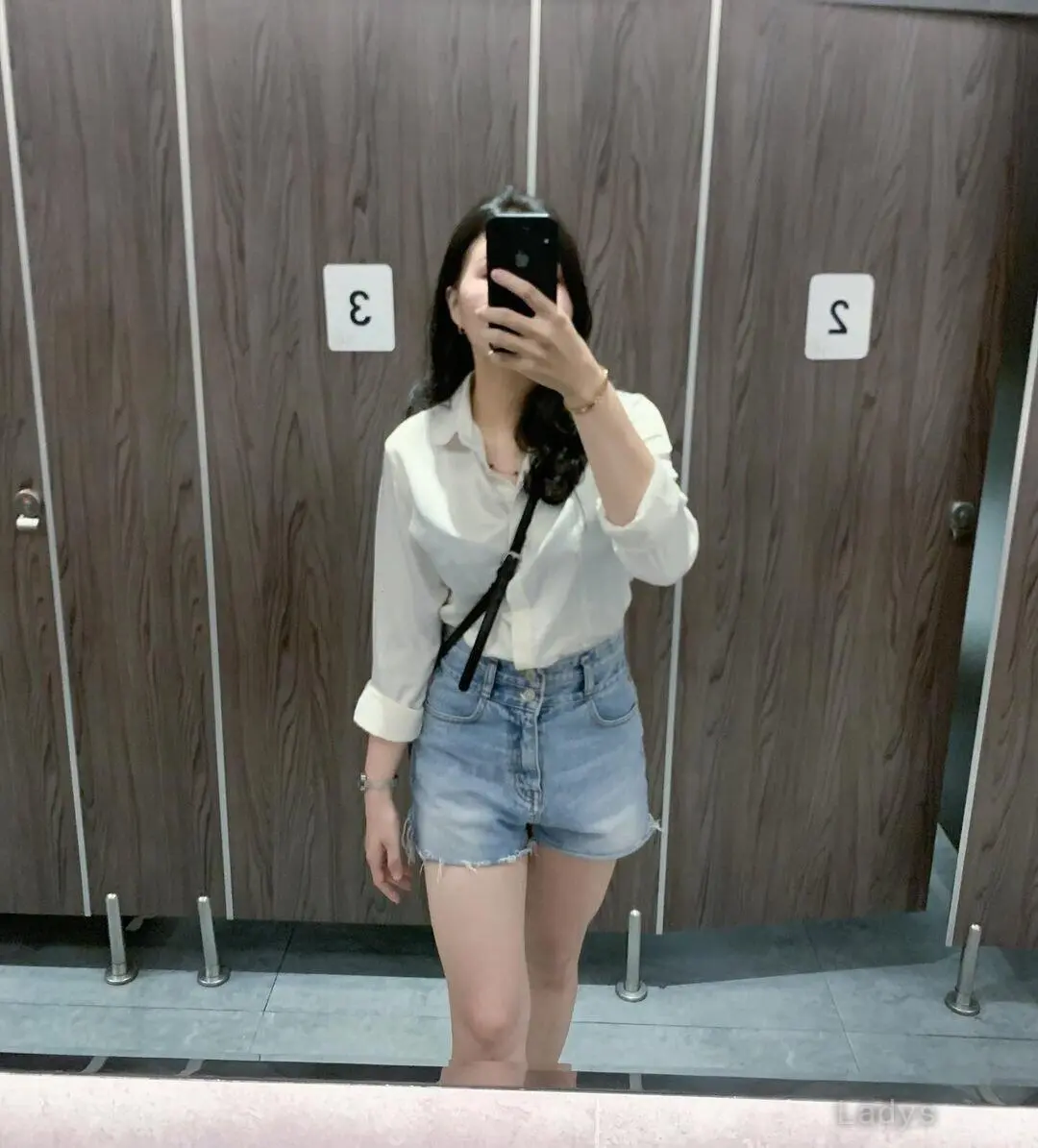 Indrie, 21 years beautiful nude Jakarta escorts girl, height 160 sm, Weight  kg