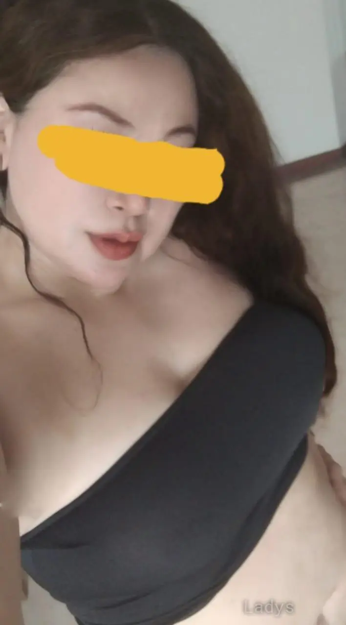 Karin, 38 years beautiful nude Jakarta escorts girl, height 165 sm, Weight kg