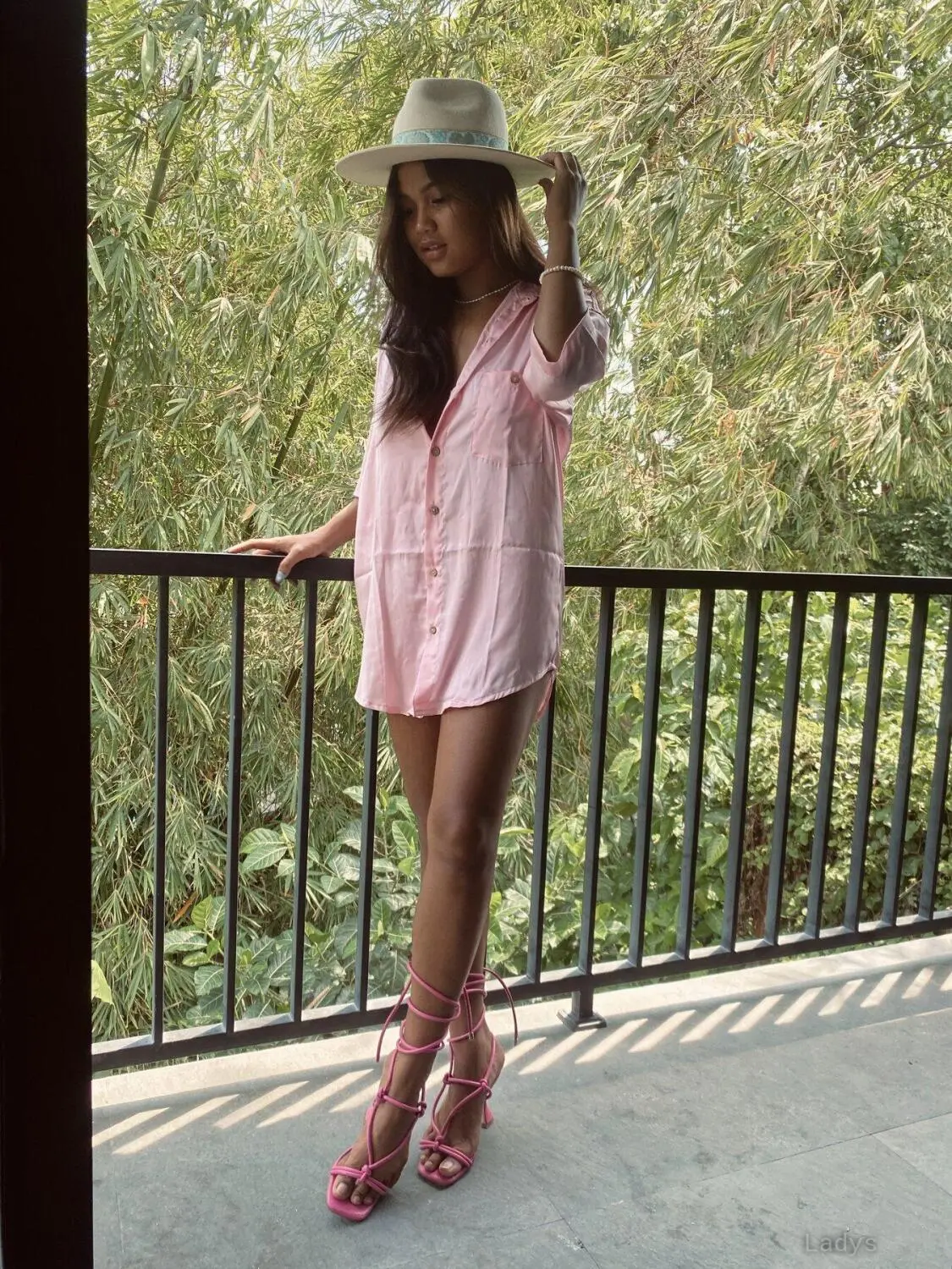 Laura, 22 years beautiful nude Jakarta escorts girl, height 163 sm, Weight  kg