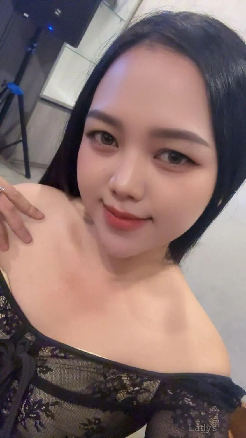 Maria Osako, 25 years beautiful nude Jakarta escorts girl, height 165 sm, Weight  kg