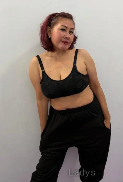 Melly, 35 years beautiful nude Jakarta escorts girl, height 157 sm, Weight 58 kg