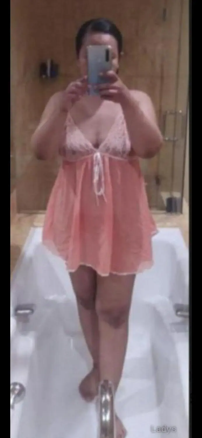 Nadya, 45 years beautiful nude Jakarta escorts girl, height 165 sm, Weight  kg