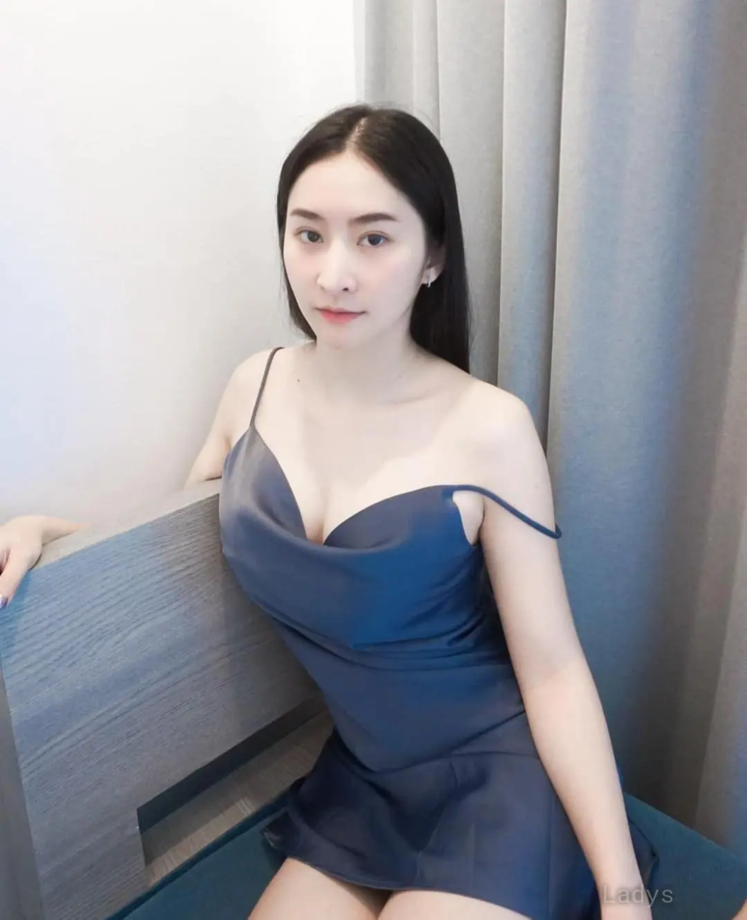 Restiy, 22 years beautiful nude Jakarta escorts girl, height 166 sm, Weight kg