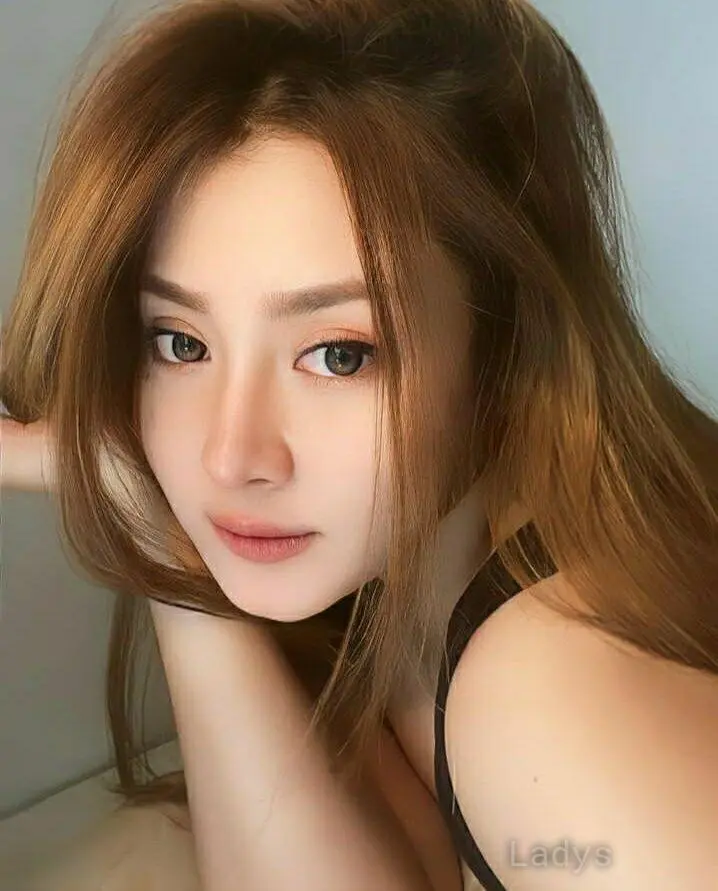 Sakura, 21 years beautiful nude Jakarta escorts girl, height 168 sm, Weight kg