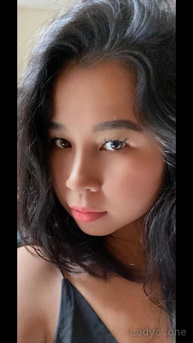 Scat, 23 years beautiful nude Jakarta escorts girl, height 155 sm, Weight 48 kg