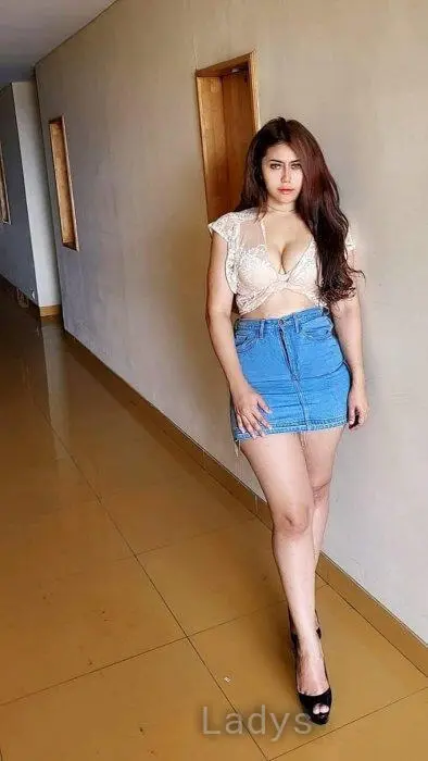 Siska Mecca, 28 years beautiful nude Jakarta escorts girl, height 168 sm, Weight 61 kg