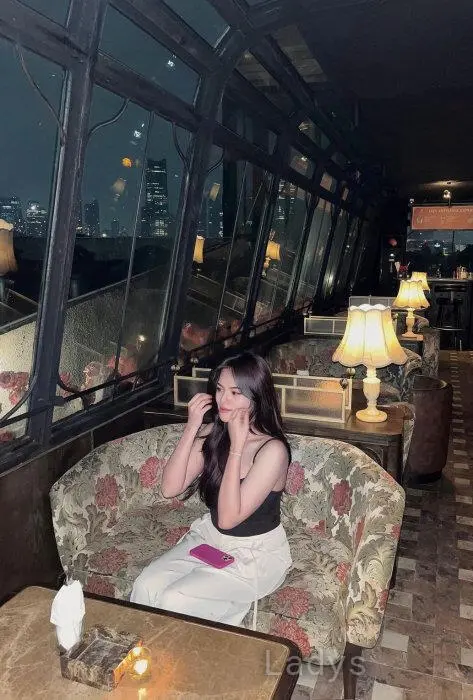 Vaniaa, 22 years beautiful nude Jakarta escorts girl, height 160 sm, Weight 47 kg