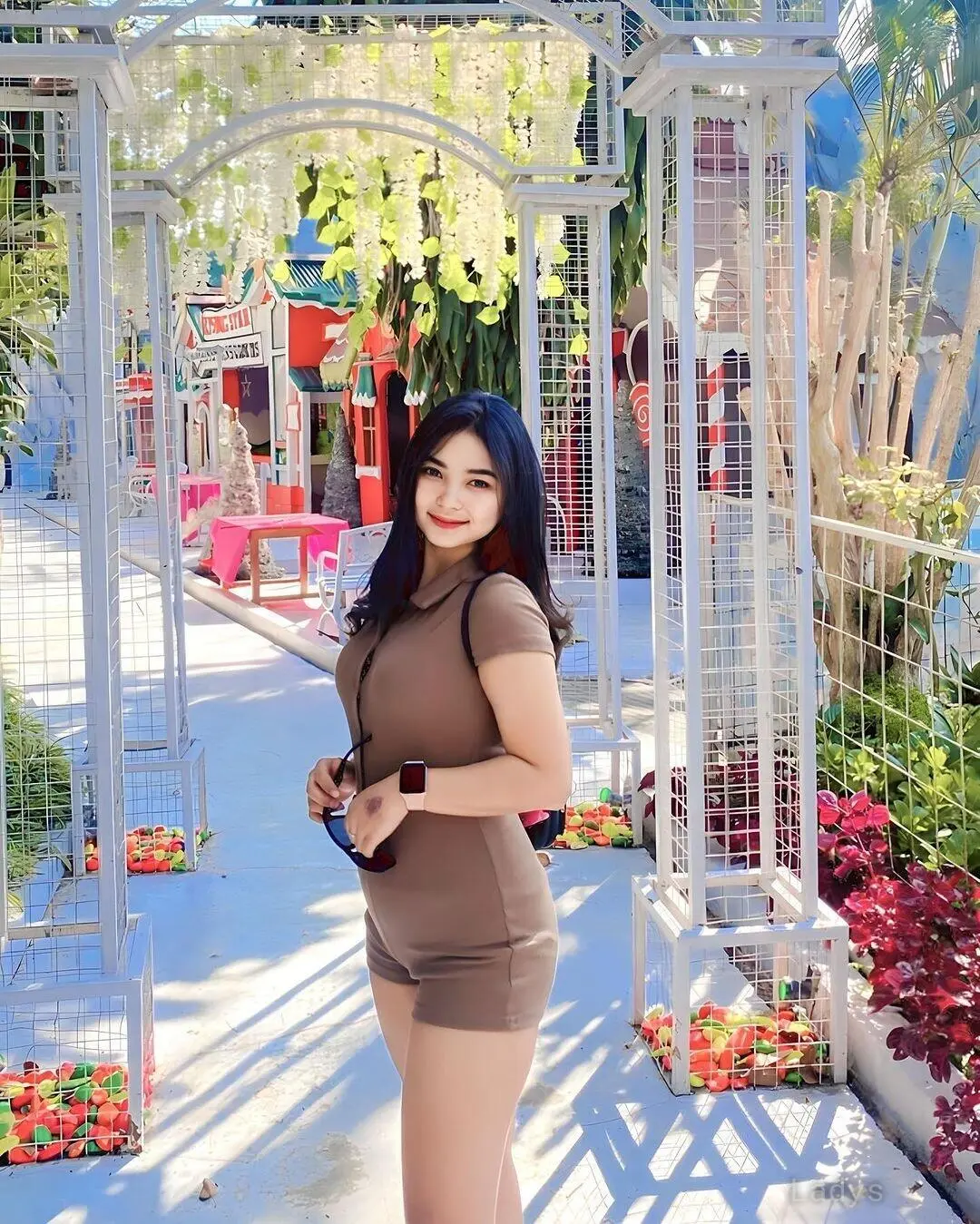 Viona, 22 years beautiful nude Jakarta escorts girl, height 164 sm, Weight kg