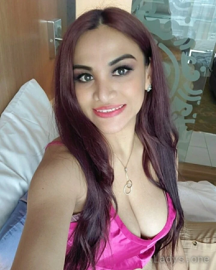 Viviana, 38 years beautiful nude Jakarta escorts girl, height 159 sm, Weight 50 kg