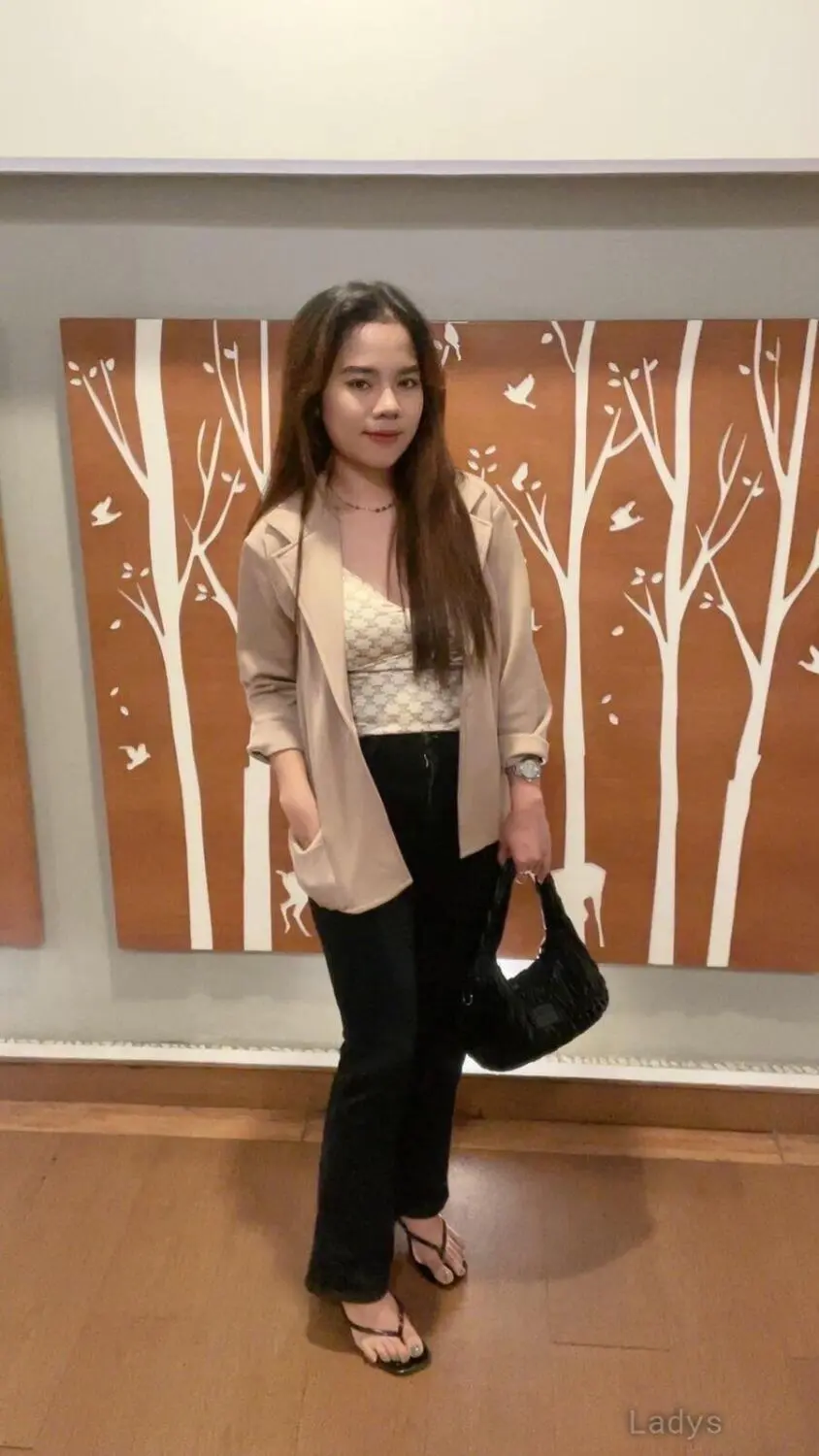 Okta, 24 years sexy hot local Jakarta excorts girl, height 160 sm, Weight  kg