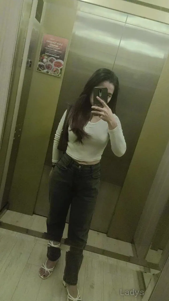 Jane, 20 years sexy toples Jakarta scorts girl, height 157 sm, Weight kg