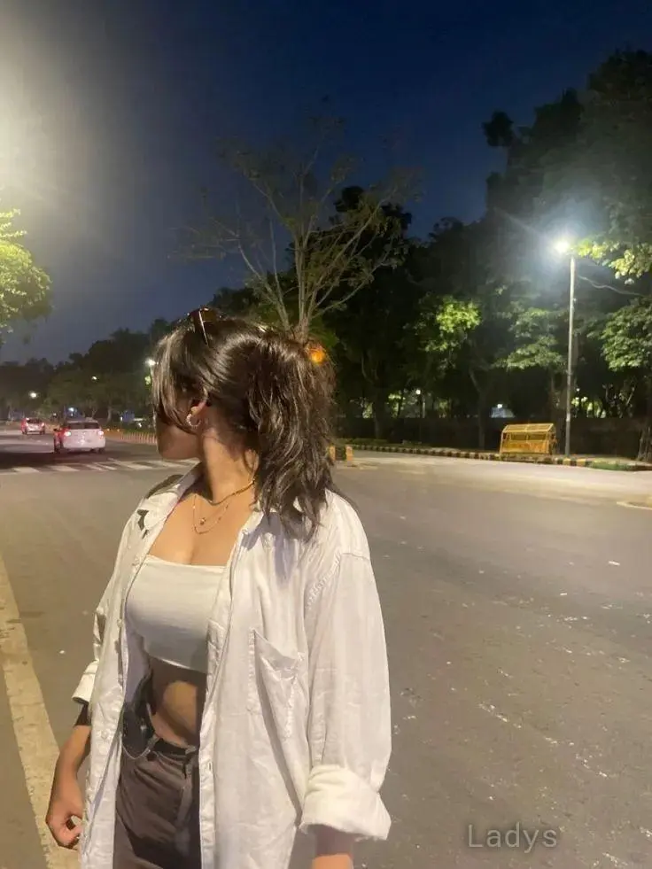 Uma, 23 years old Jalandhar escort girl with big tits, height 154 sm, Weight kg