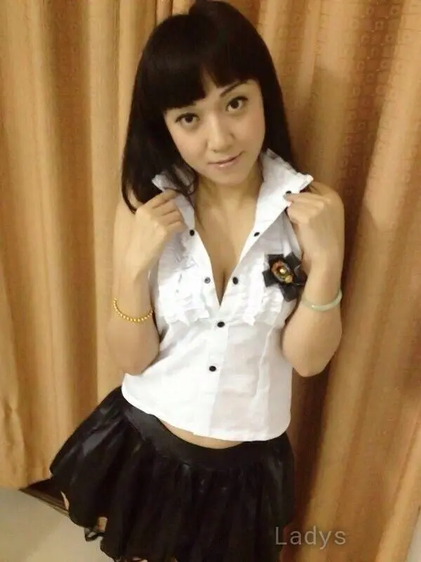Candy, 21 years old Jeddah escort girl with big tits, height 165 sm, Weight kg