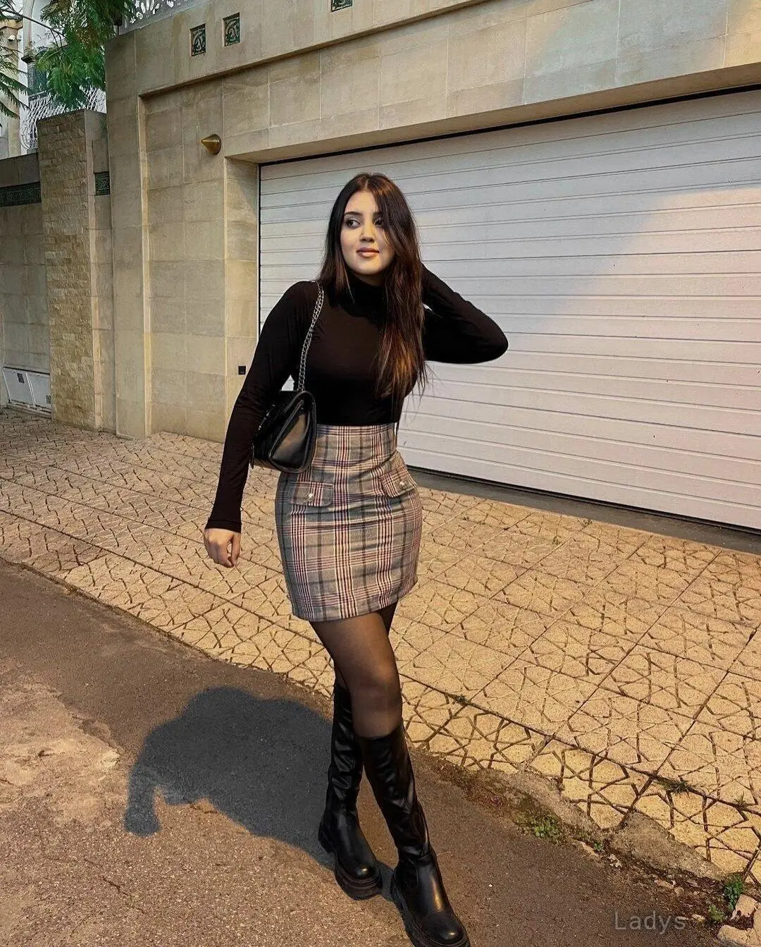 Kiki, 22 years old Jeddah escort girl with big tits, height 164 sm, Weight kg