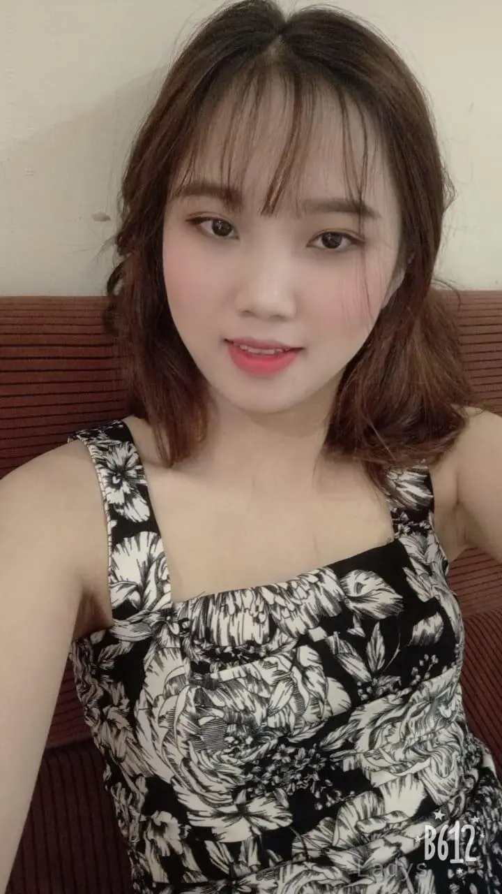 Krixi, 20 years old Jeddah escort girl with big tits, height 165 sm, Weight  kg