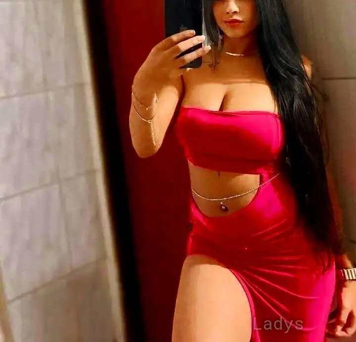 Leila, 24 years old Jeddah escort girl with big tits, height 170 sm, Weight kg
