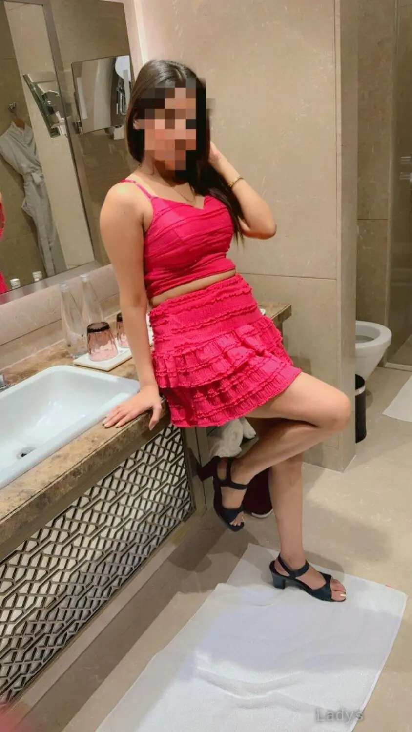 Malayali, 25 years old Jeddah escort girl with big tits, height  sm, Weight  kg