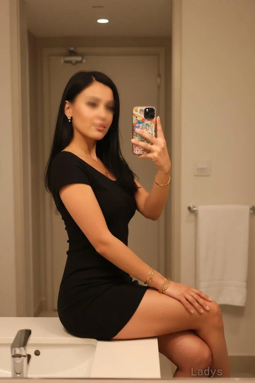 Neyla, 34 years old Jeddah escort girl with big tits, height 165 sm, Weight  kg