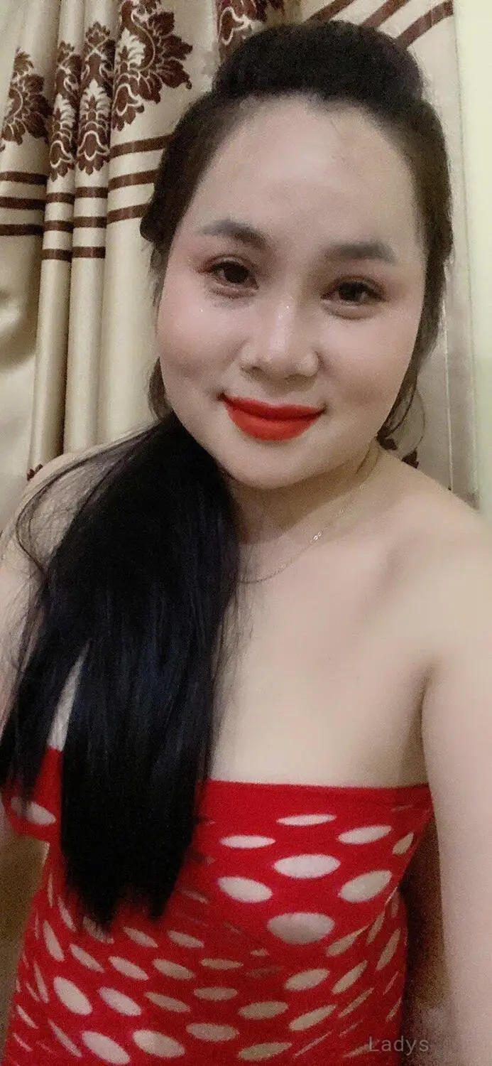 Zara, 26 years old Jeddah escort girl with big tits, height 160 sm, Weight kg
