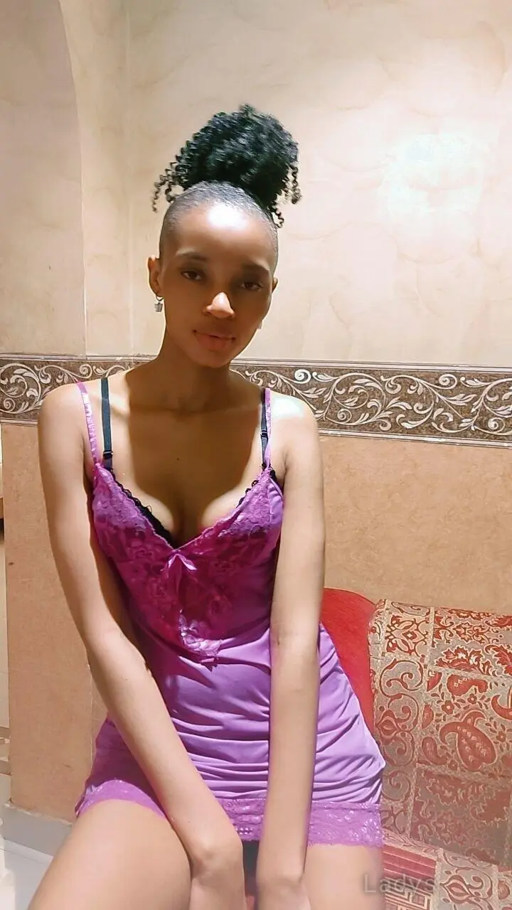 Shakira, 20 years beautiful nude Jeddah escorts girl, height 167 sm, Weight  kg