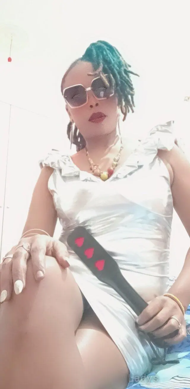 Shaniz, 27 years beautiful nude Jeddah escorts girl, height 168 sm, Weight  kg