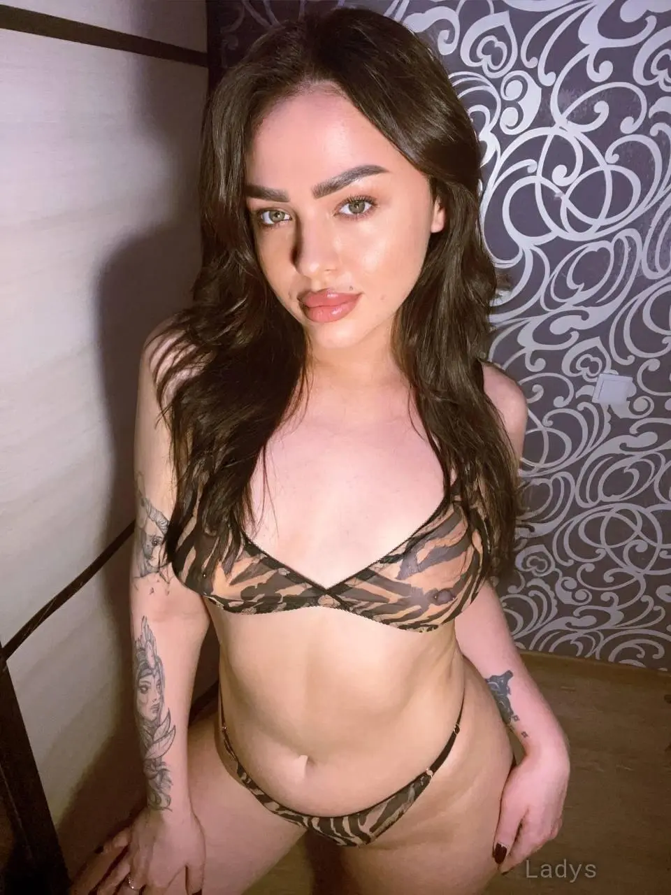 Tati, 60 years beautiful nude Jeddah escorts girl, height 170 sm, Weight  kg