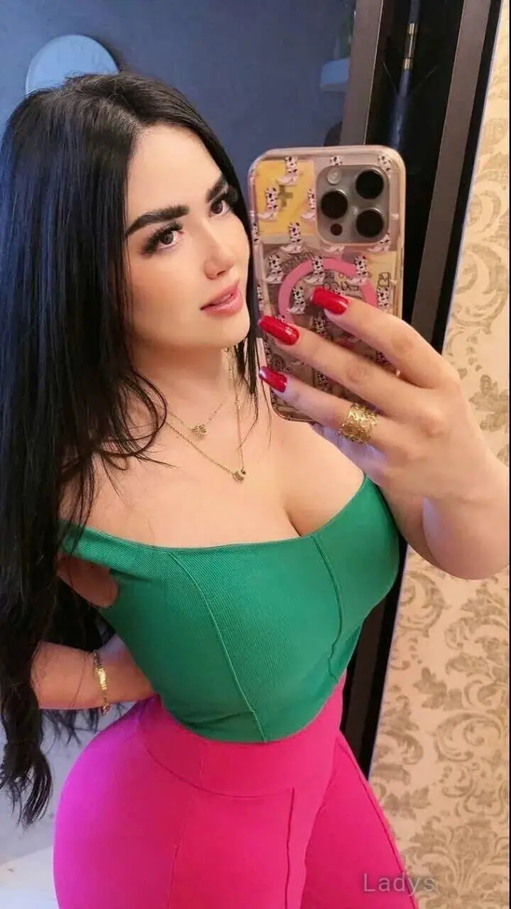 Wendy, 23 years beautiful nude Jeddah escorts girl, height 168 sm, Weight kg