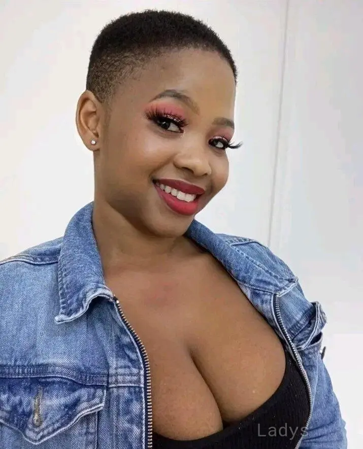 Kate, 30 years old Johannesburg escort girl with big tits, height 153 sm, Weight kg