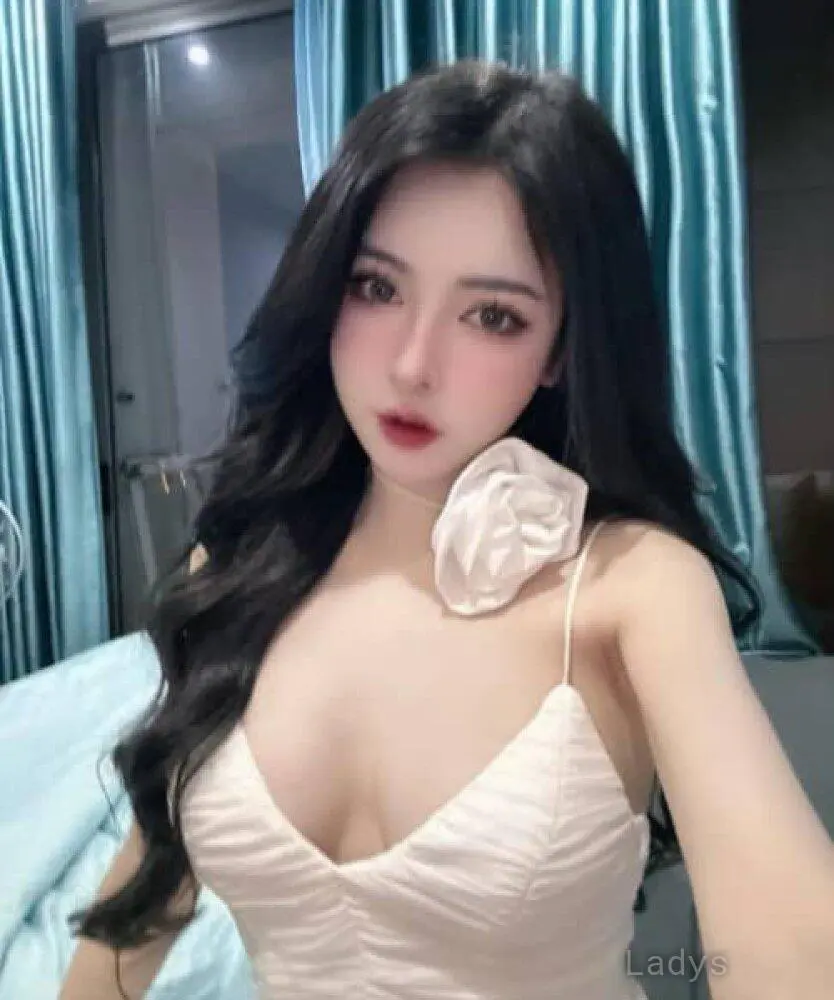 Betty, 26 years old Johor Bahru escort girl with big tits, height 162 sm, Weight  kg