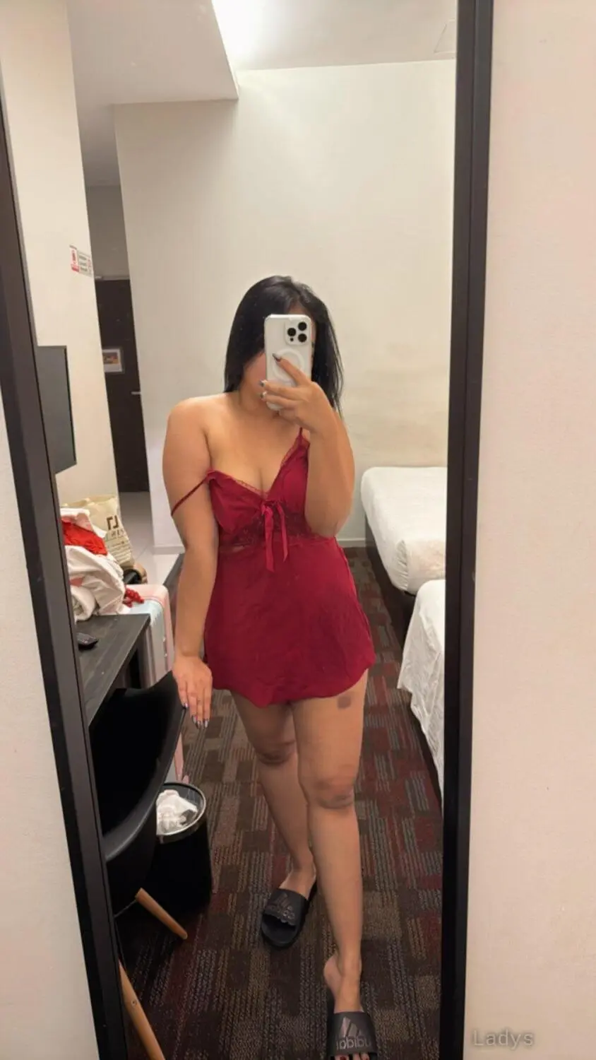 Diana, 25 years old Johor Bahru escort girl with big tits, height 160 sm, Weight kg