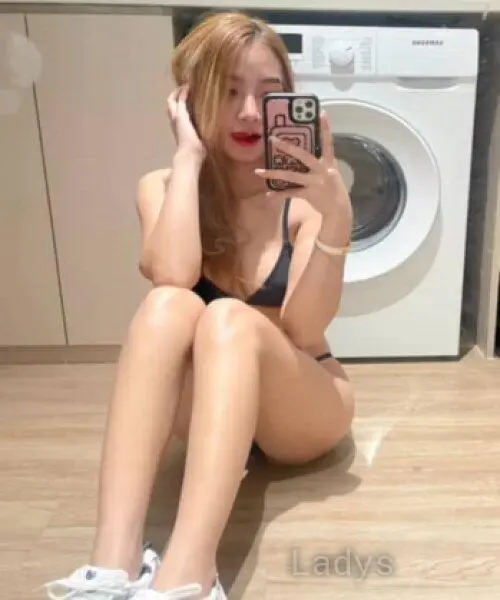 Dini, 23 years old Johor Bahru escort girl with big tits, height 160 sm, Weight  kg
