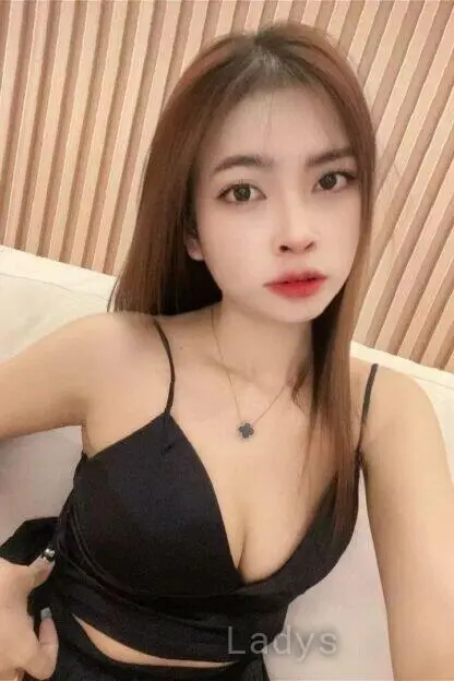 Freya, 27 years old Johor Bahru escort girl with big tits, height 159 sm, Weight kg