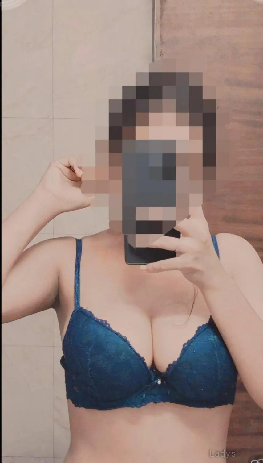 Hazel, 25 years old Jubail escort girl with big tits, height sm, Weight kg