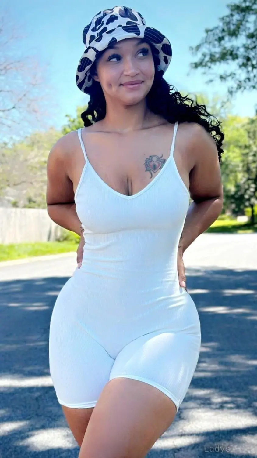 Zoe, 26 years beautiful nude Jubail escorts girl, height 160 sm, Weight  kg