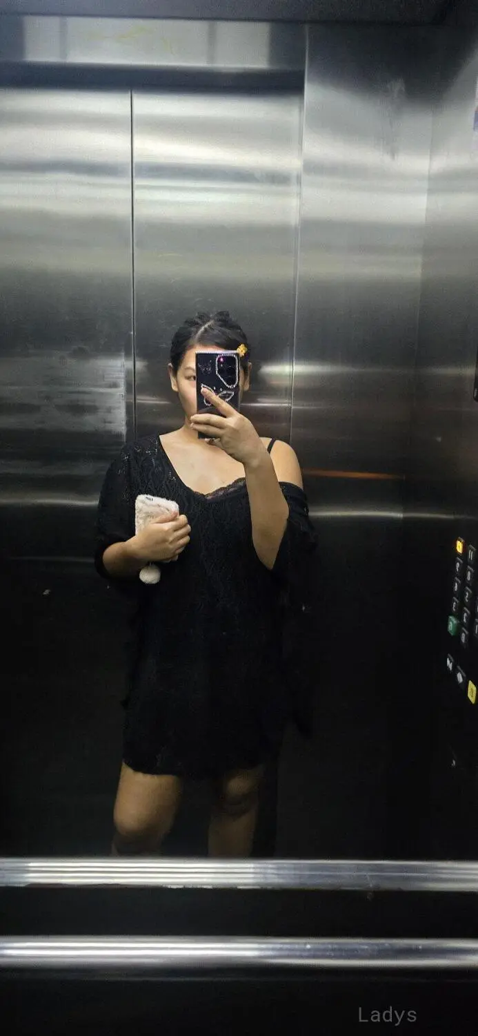 Fadear, years asian escorts girl, height sm, Weight kg, Juffair eacort