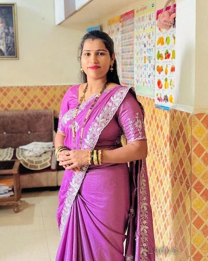 Ridhi, 21 years old Kalyan Dombivli escort girl with big tits, height 142 sm, Weight kg