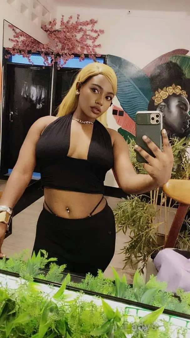 Nattiely, 24 years old Kampala escort girl with big tits, height 154 sm, Weight kg