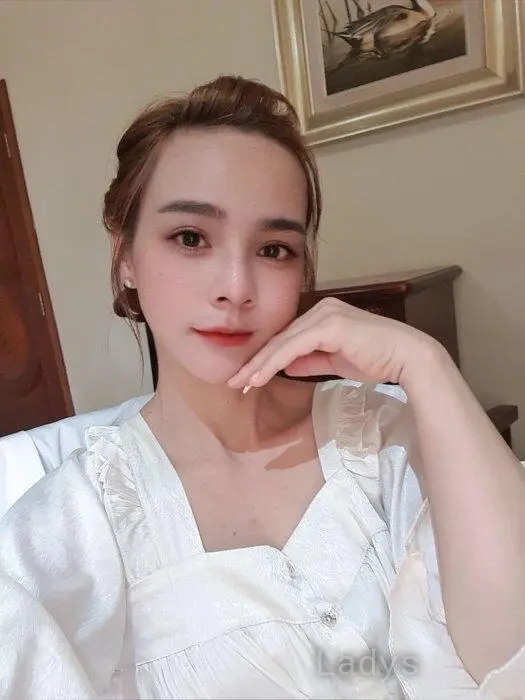 Lily, 26 years beautiful nude Kampala escorts girl, height 165 sm, Weight 46 kg