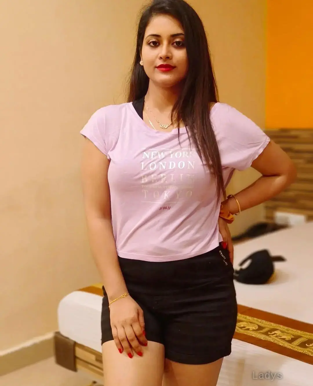 Mahima, 21 years beautiful nude Kandy escorts girl, height 160 sm, Weight kg