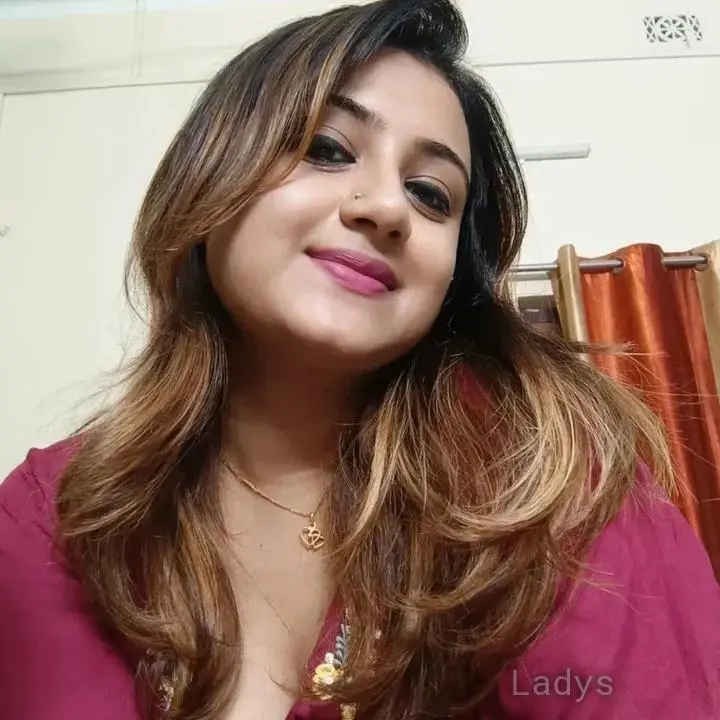 Priyanka, 21 years old Kannur escort girl with big tits, height 170 sm, Weight kg