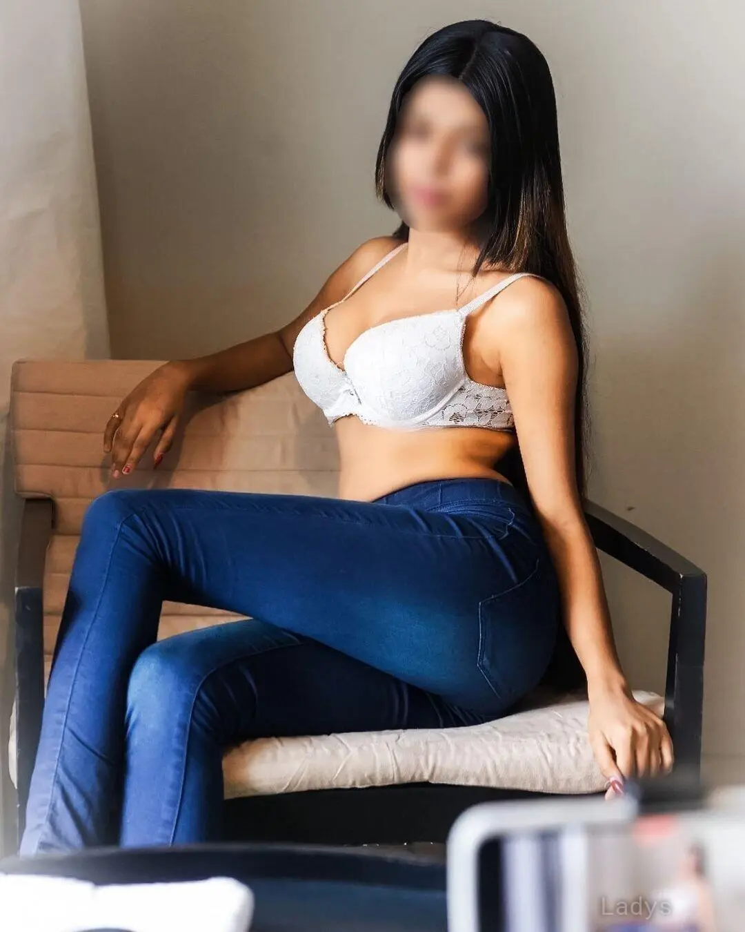 Meenakshi, 21 years beautiful nude Kannur escorts girl, height 124 sm, Weight  kg