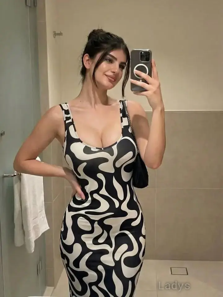 Priyanka, 22 years old Kanpur escort girl with big tits, height 165 sm, Weight kg