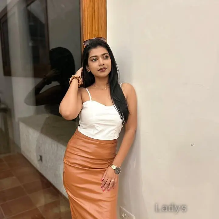 Sohni, 22 years old Kanpur escort girl with big tits, height 170 sm, Weight kg