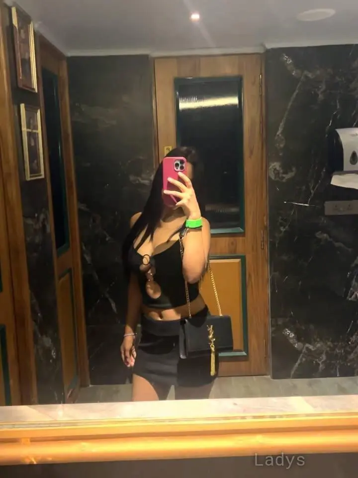 Priyanka, 22 years beautiful nude Kanpur escorts girl, height 173 sm, Weight kg