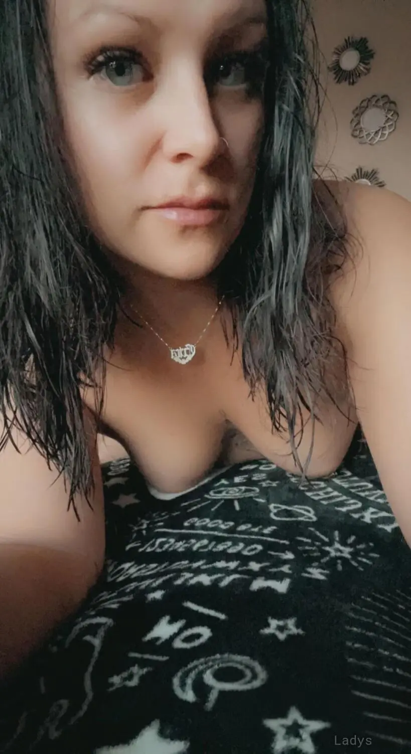 Nyxx, 33 years old Kansas City escort girl with big tits, height 154 sm, Weight 65 kg