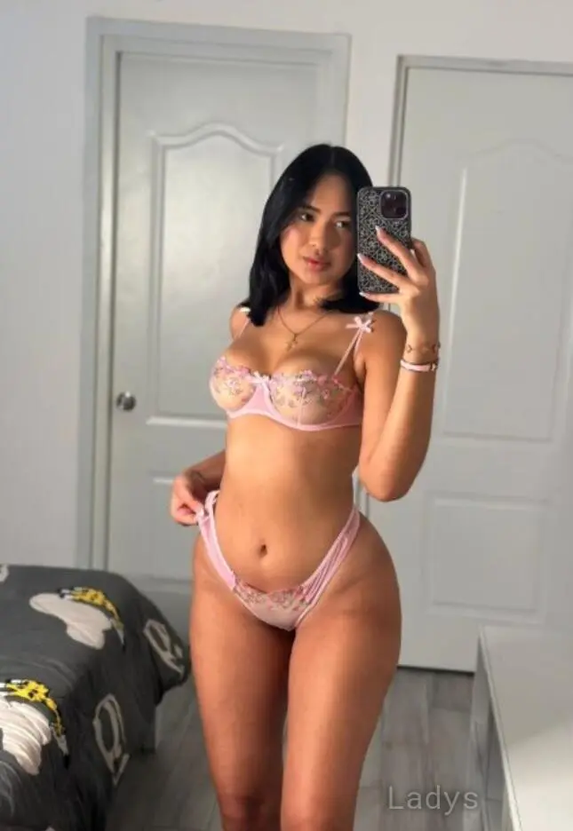 hello in available now tex me on whatsap, 24 years beautiful nude Kansas City escorts girl, height 160 sm, Weight 54 kg