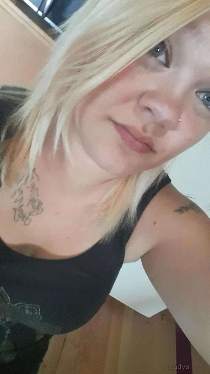 Stacy, 23 years beautiful nude Kansas City escorts girl, height 155 sm, Weight 65 kg