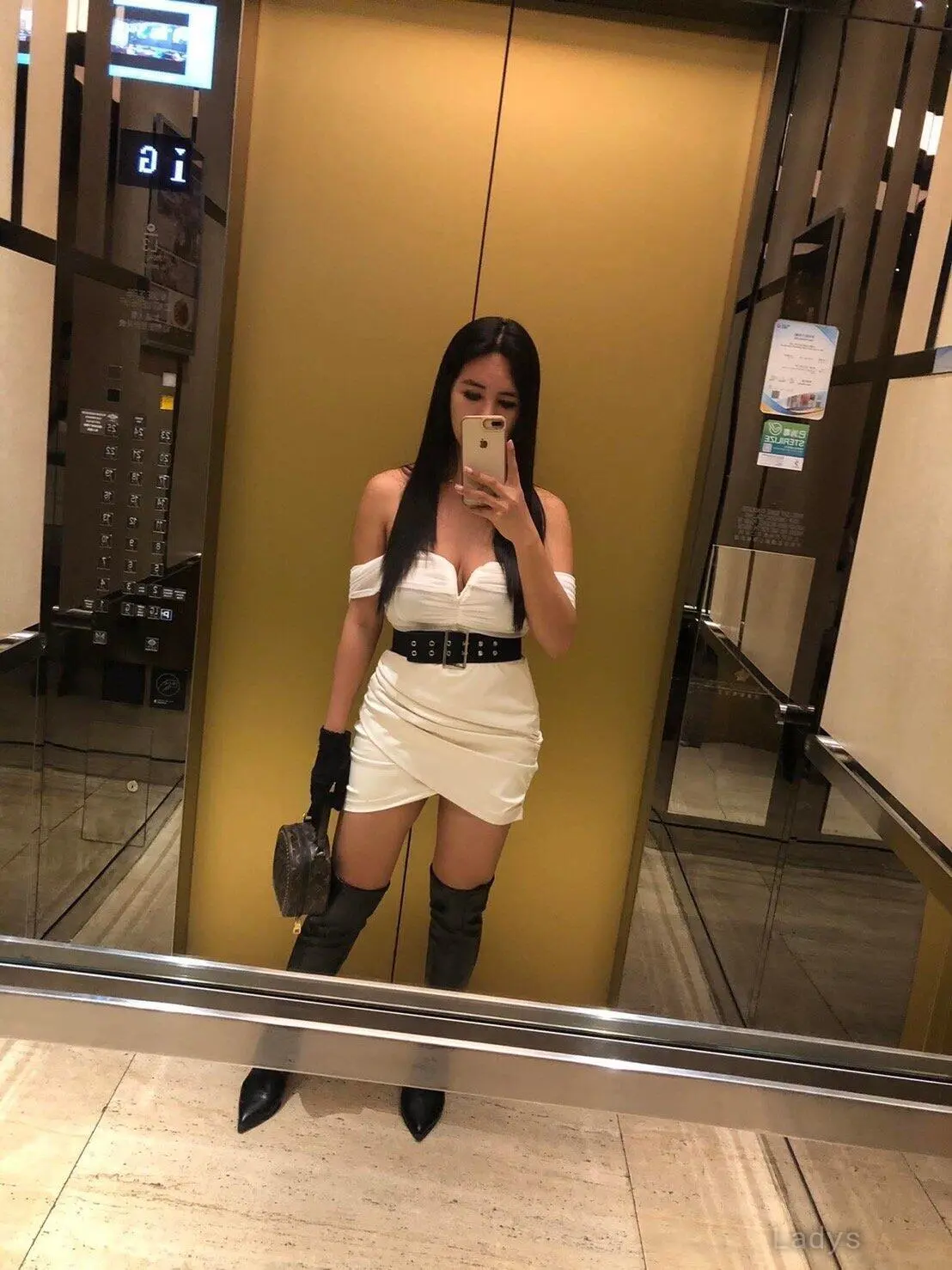 Bianca, 27 years old Kaohsiung escort girl with big tits, height 156 sm, Weight kg