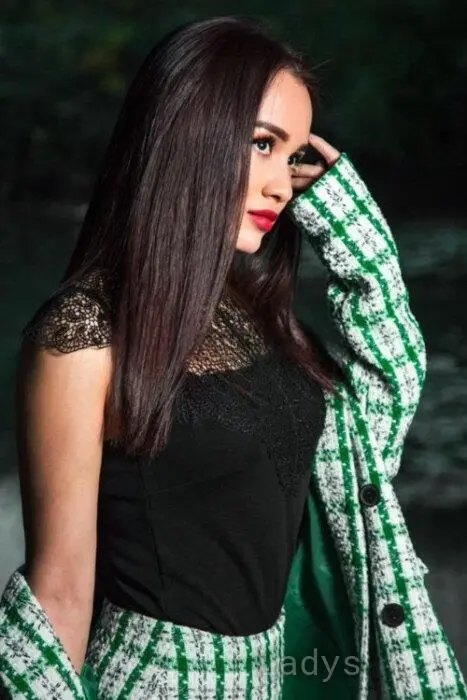 Ruby, 26 years beautiful nude Karachi escorts girl, height 167 sm, Weight 61 kg