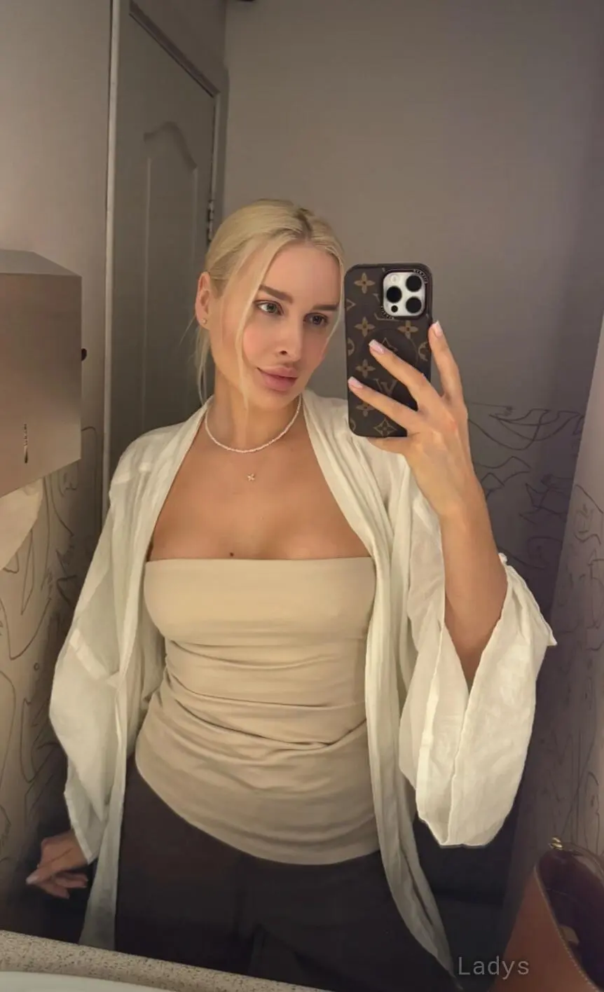 Alisa kowalski, 36 years beautiful nude Karlsruhe escorts girl, height 173 sm, Weight 53 kg